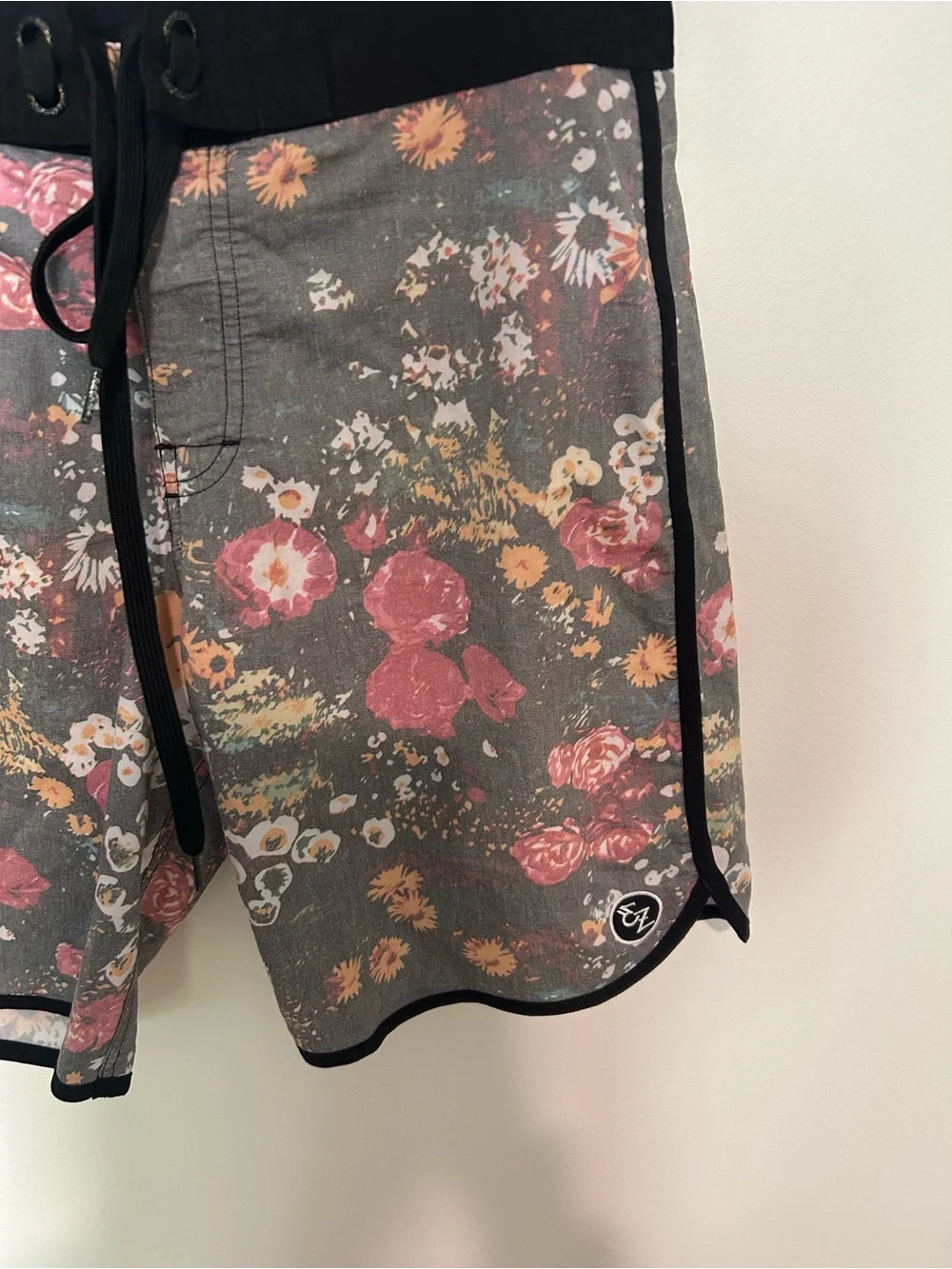 Men's Ezekiel Floral Board Shorts Black Grey Size 30